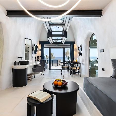 Neoma Luxury Suites Karterádos Eksteriør billede