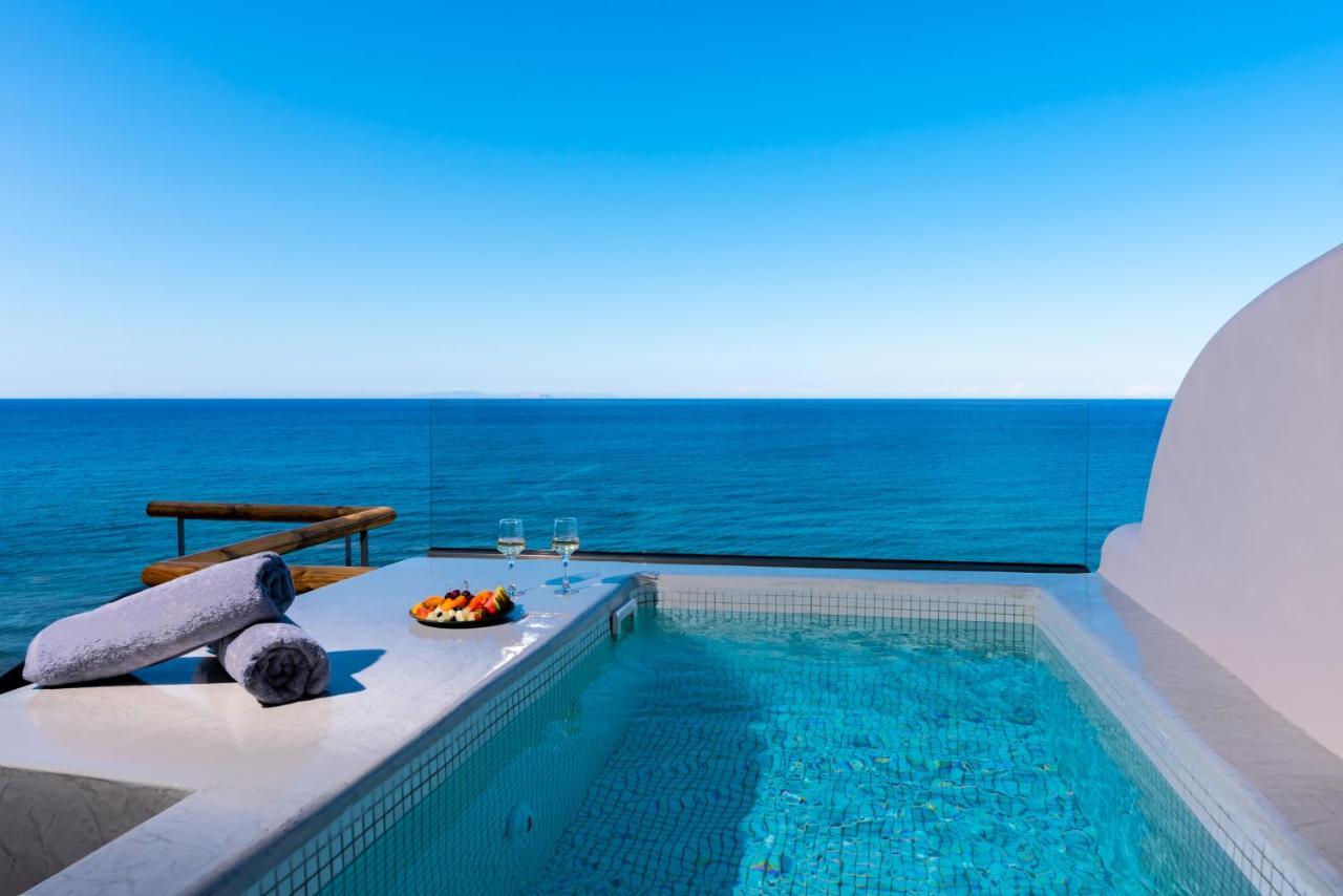 Neoma Luxury Suites Karterádos Eksteriør billede