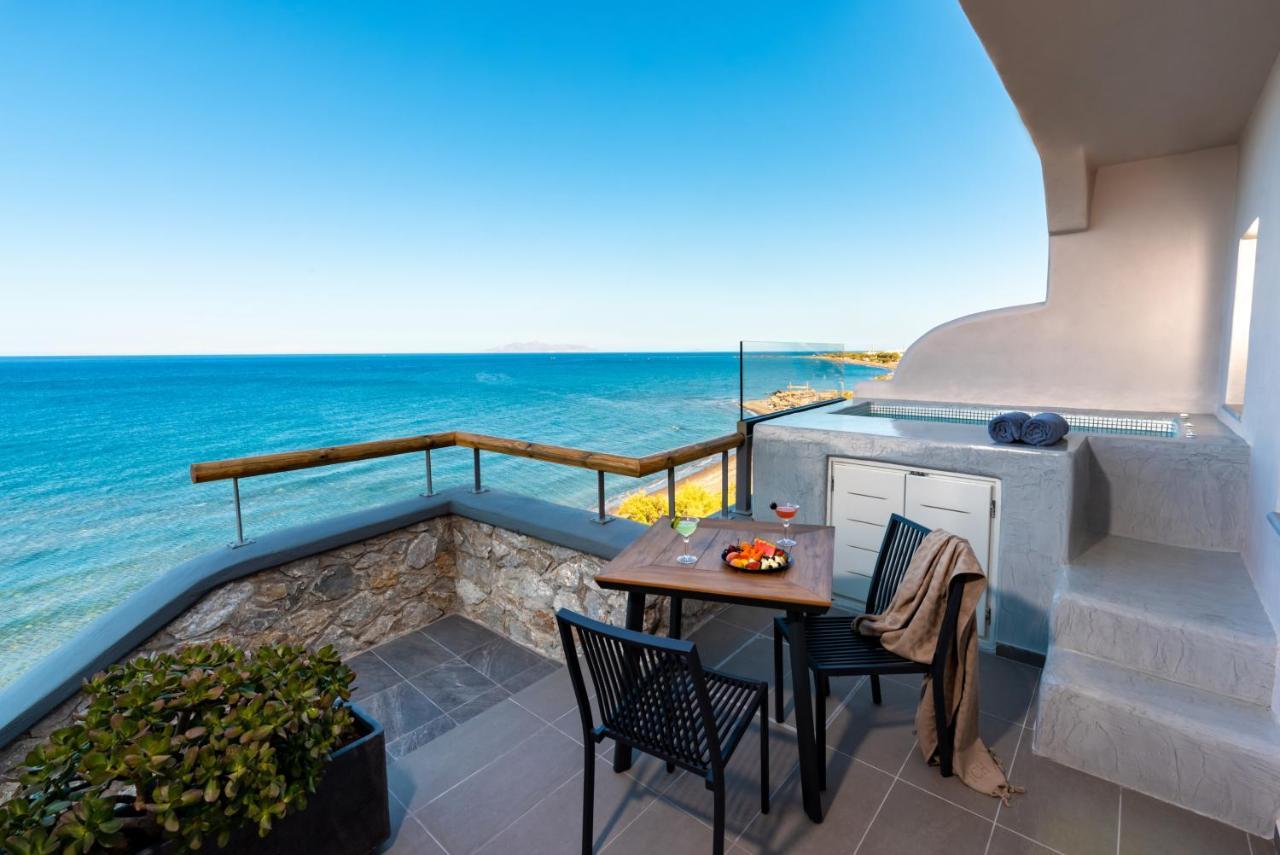 Neoma Luxury Suites Karterádos Eksteriør billede